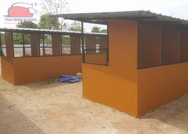 Chuồng gà thông thoáng